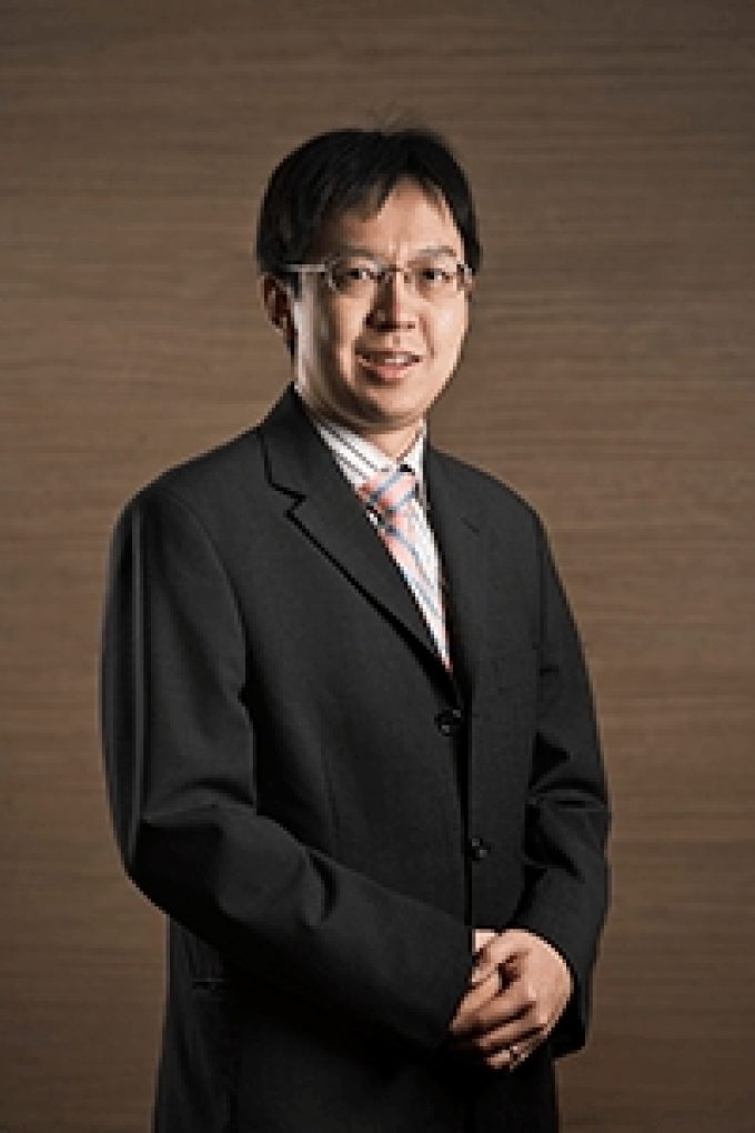 Dr. Kenneth Fong Choong Sian (Ophthalmologist)